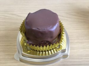 ファミマスイーツ 新商品のザッハトルテを実食 感想 値段とカロリーは 美味し過ぎてケーキ屋以上